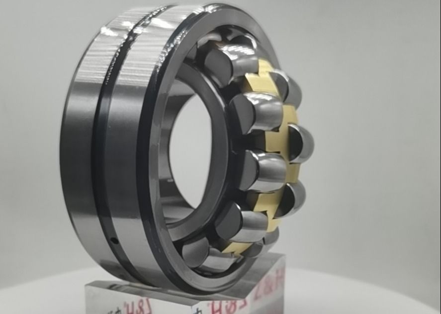 Έξοχος τελειώστε το σφαιρικό μέγεθος 65×140×48mm ρουλεμάν κυλίνδρων κλουβιών 22313CA/W33 Brassl